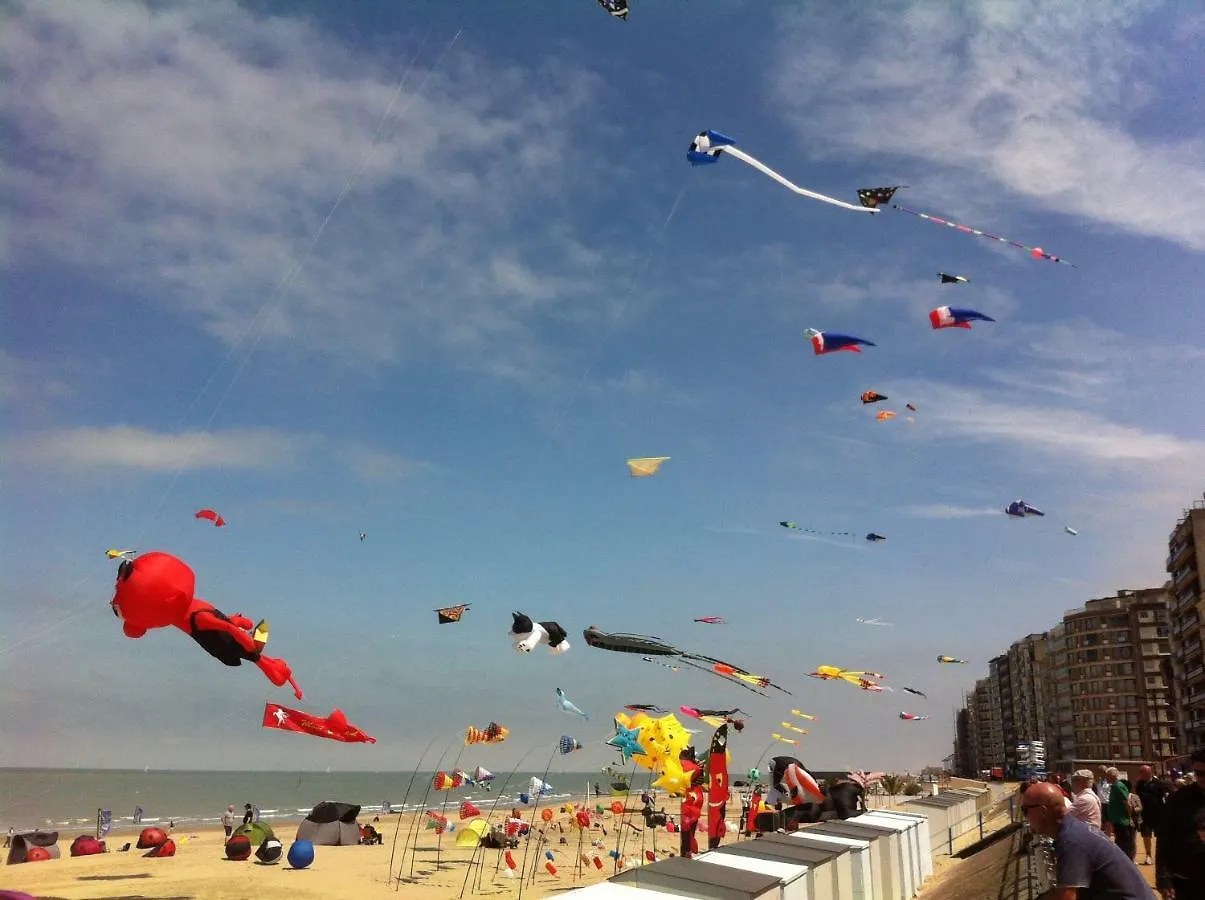 Gasthuis Melrose 'Puur Logies' Hotel Westende